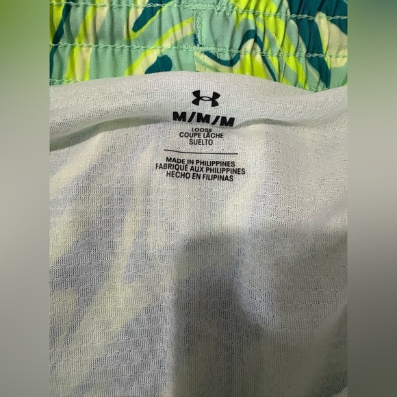 Under Armour NWT women’s loose fit athletic short green size medium Avy - Picture 6 of 11